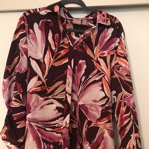Chico’s size 2 (L) blouse